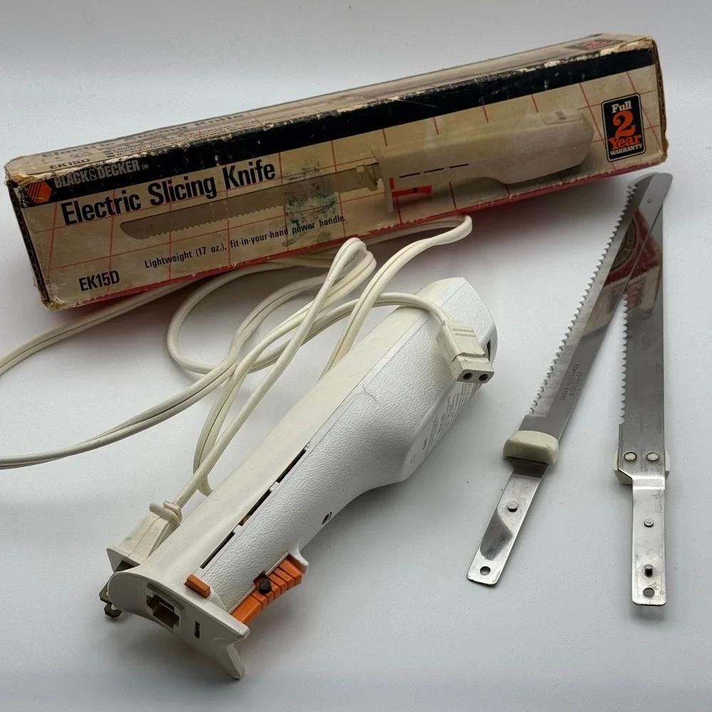 Black & Decker Electric Slicing Knife EK15D Vintage White Power Handle 2 Blades